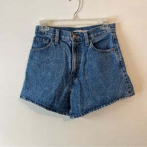 Levi's High Waisted Mom Shorts 26